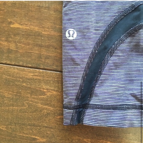 Navy and white stripped lulu lemon leggings - Picture 3 of 3